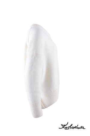 
            
                Load image into Gallery viewer, Merino vilnas balts liela izmēra džemperis
            
        