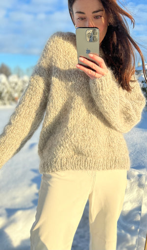 
            
                Load image into Gallery viewer, Mohair hand made sweater
            
        